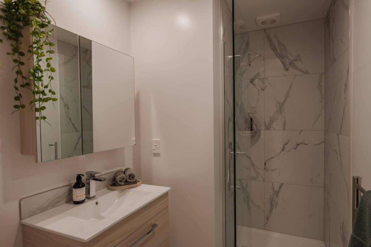 Casino Luxury Suite City Centre - Sleeps 5 Christchurch Exterior photo